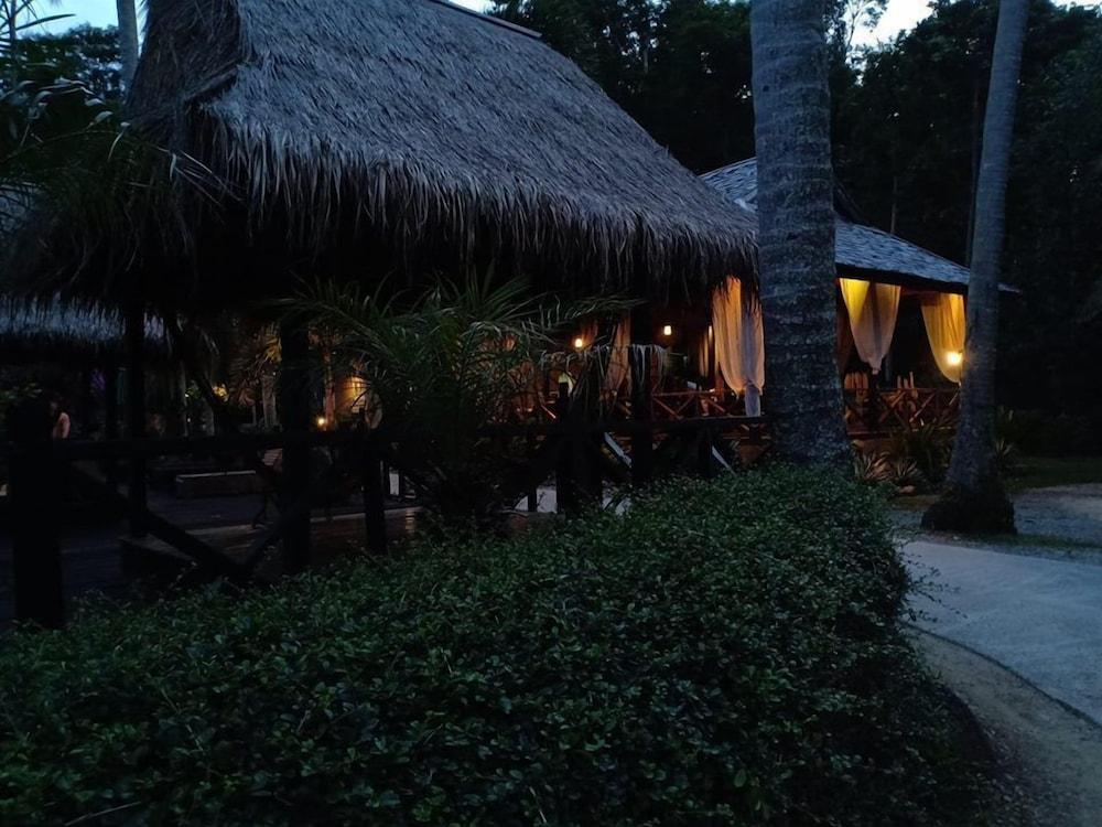 Nirvana Resort Koh Chang Bang Bao Beach Exterior photo