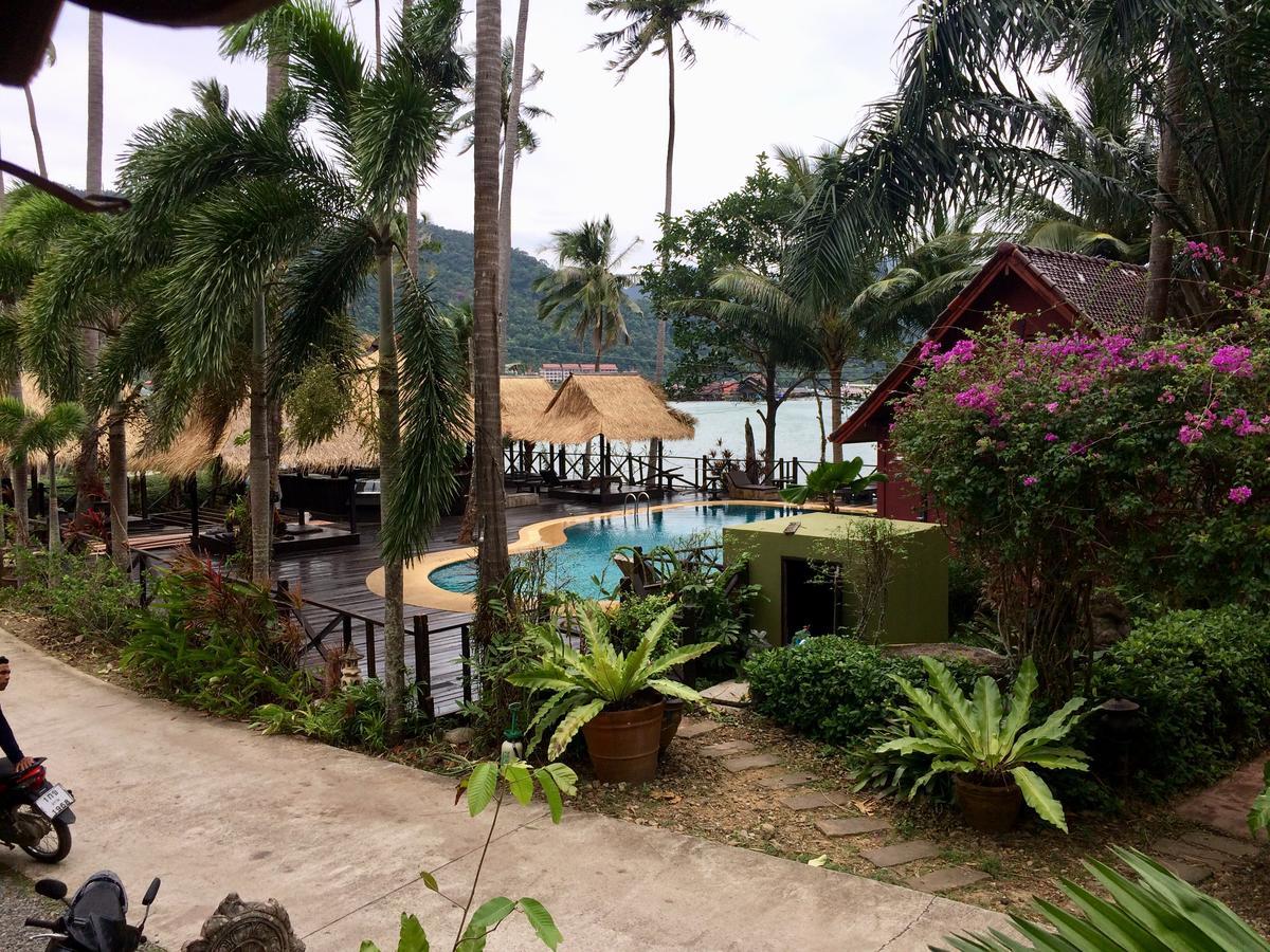 Nirvana Resort Koh Chang Bang Bao Beach Exterior photo
