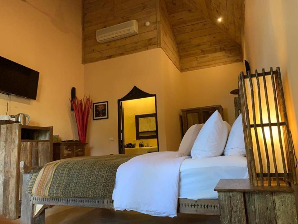 Nirvana Resort Koh Chang Bang Bao Beach Exterior photo